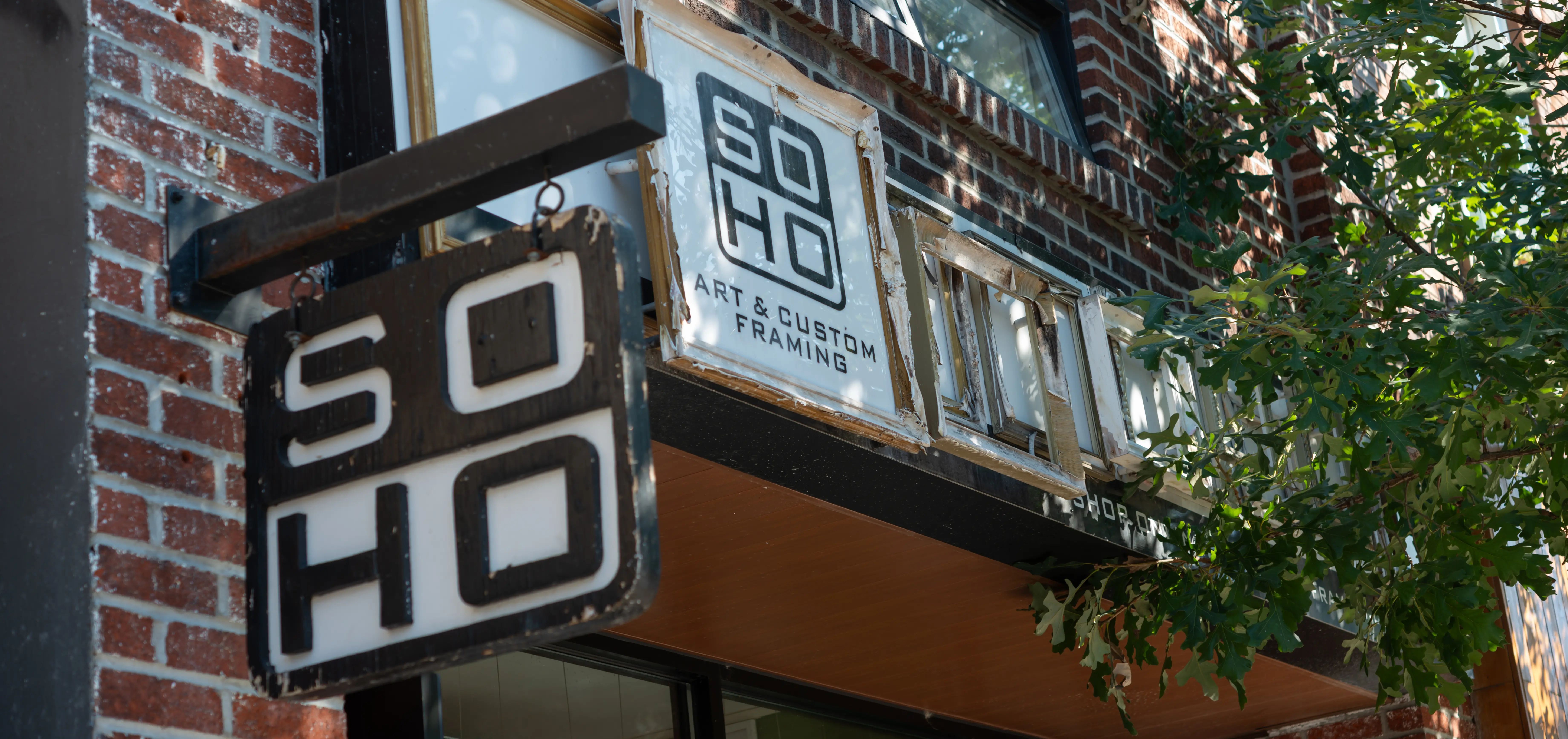 custom projecting sign
